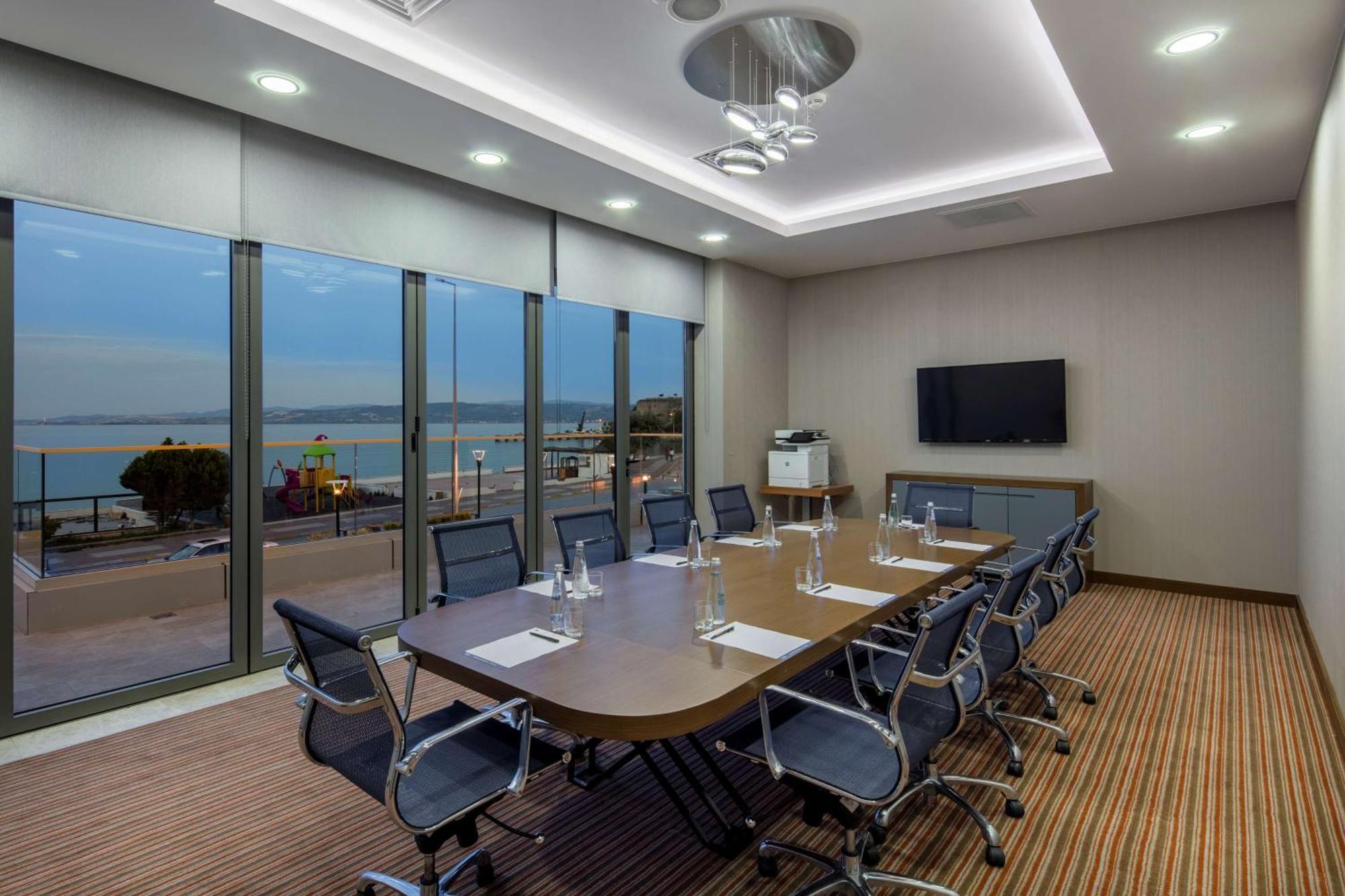 Hampton By Hilton Canakkale เกลีโบลู ภายนอก รูปภาพ