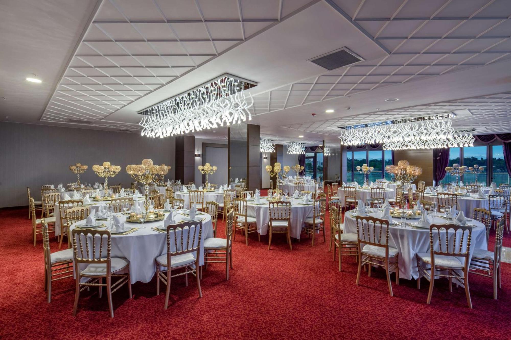 Hampton By Hilton Canakkale เกลีโบลู ภายนอก รูปภาพ