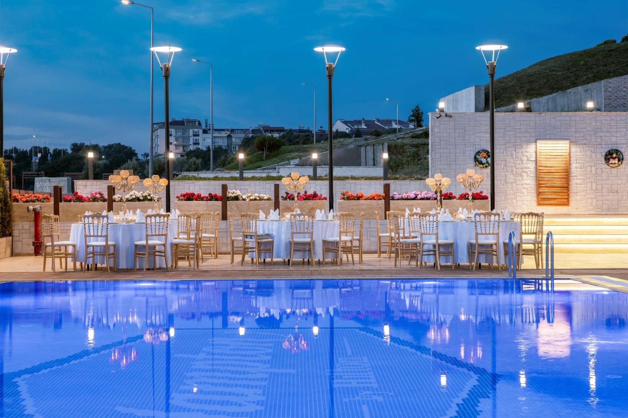 Hampton By Hilton Canakkale เกลีโบลู ภายนอก รูปภาพ